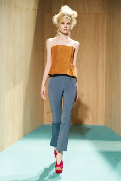 Look 4